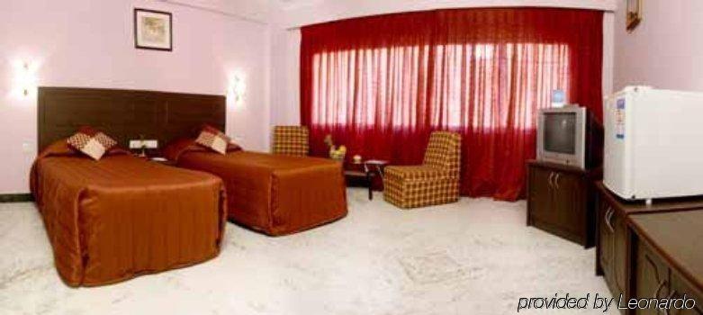 Hotel Royal Regency Lifotel By Crossway