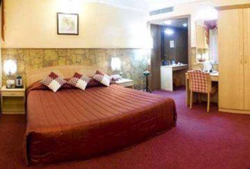 Royal Regency Lifotel By Crossway Hotel